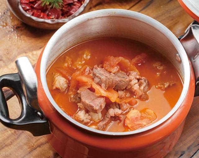 回民炖牛肉好吃的原因,分享4个独家窍门,软烂入味,不腥不塞牙