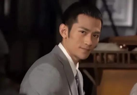 \uD83D\uDCA5成毅谍战首秀《深潜》：智破迷局，燃爆荧屏屏！