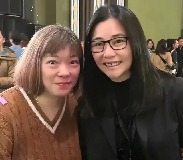 郑伊健护妻心切：但这一次，谁也救不了“亲日”的蒙嘉慧