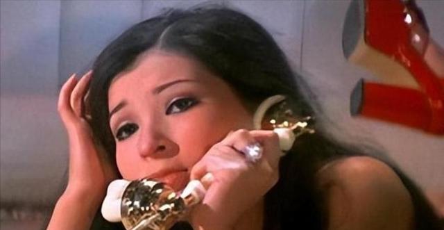 她曾是“三级女王”,3年连拍11部三级,如今69岁老得不敢认