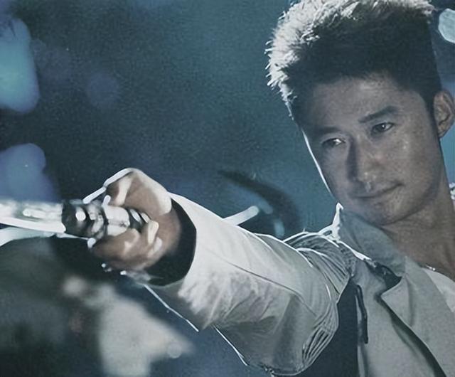 这一次,“宠妻人设”崩塌、“伪爱国”的吴京,已走上另一条道路