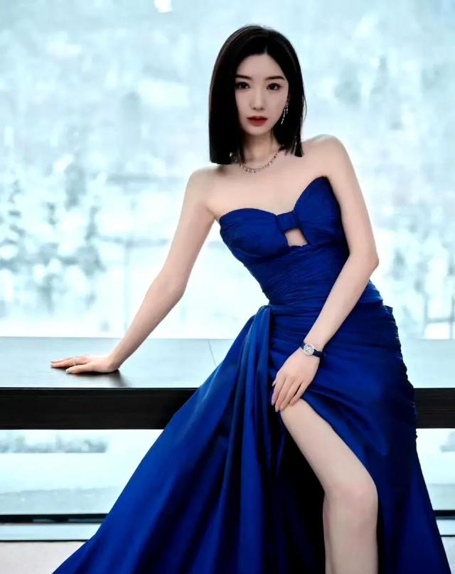 36岁还演公主，出道14年都是甜妹人设，凭啥？看到大长腿我懂了