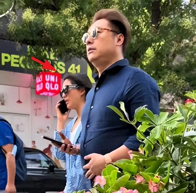 王诗龄和王岳伦逛三里屯，15岁身高超170，穿热裤腿比爸爸还粗