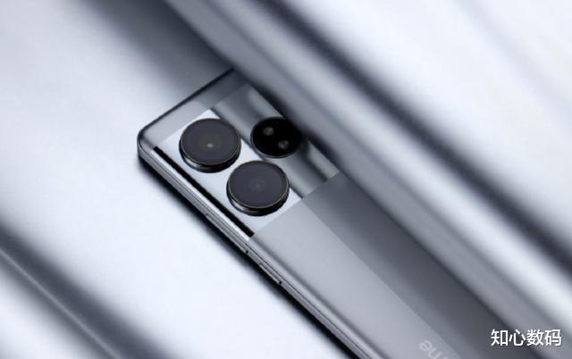 骁龙8sGen3+120W快充，跌至1649元，realme宣布清仓了