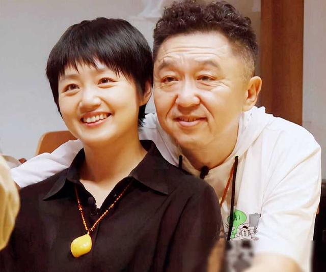 将“老公熬成爹”的5位女星,明明年龄差不多,看着却像两代人