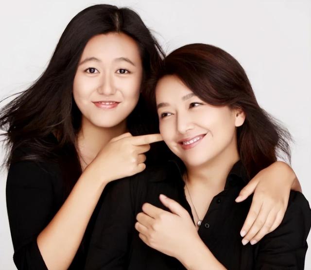 江珊现任丈夫曝光：比前任靳东还要帅，还是我们熟悉的男演员