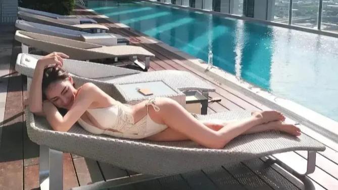 汪小菲与马筱梅的蜜月之旅：瑞士偶遇与泳装秀引发热议