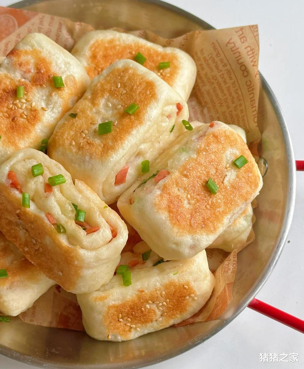 早餐不知道吃啥?快来看看这个小饼,香酥柔软,好吃做法也不难