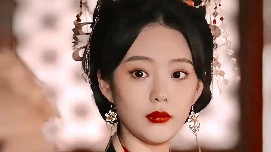 夫妇做短剧1个月入4亿：一天充值2000万！周星驰培养短剧顶流演员？