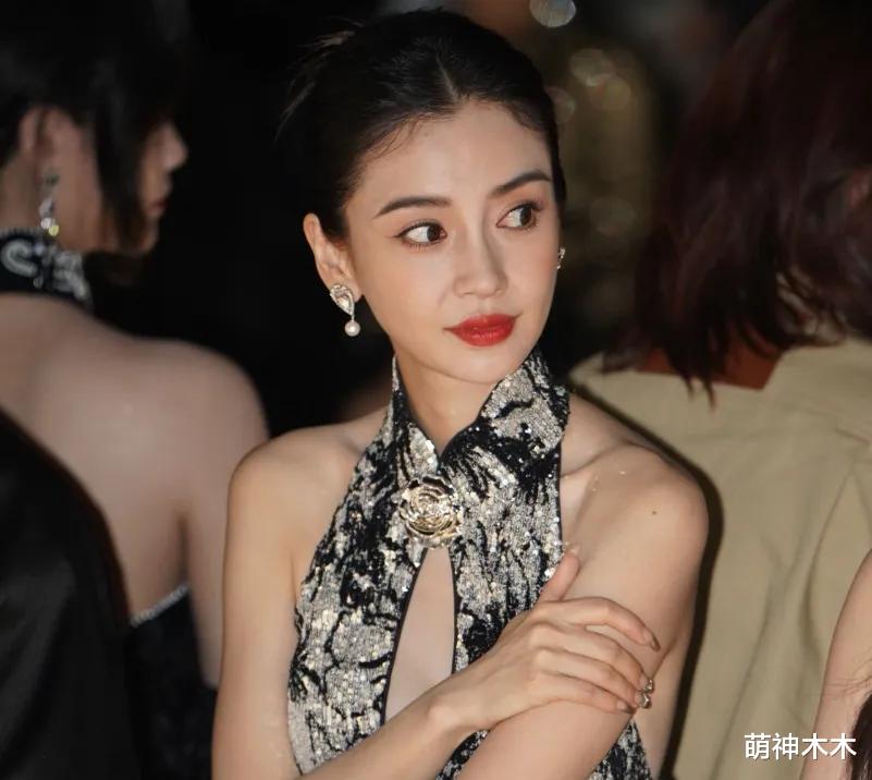 baby没工作、叶珂忙事业,黄晓明前任和现任近况摆一起,差距明显