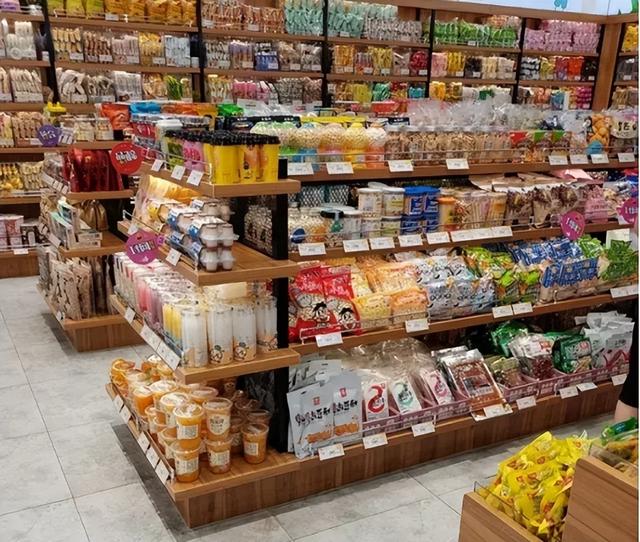 投入50万,开店就亏钱,遍地开花的“零食折扣店”,靠啥挣钱?