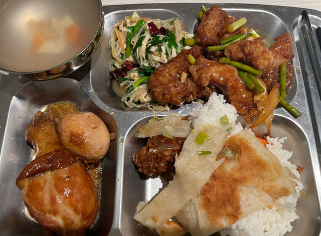 公务员晒食堂一周伙食，2块钱午餐营养均衡，网友：实名羡慕