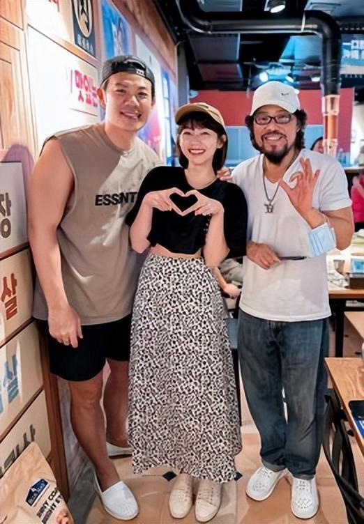 看来名利不如闲，张菲与费玉清退休之后：舍弃名利，享受时光