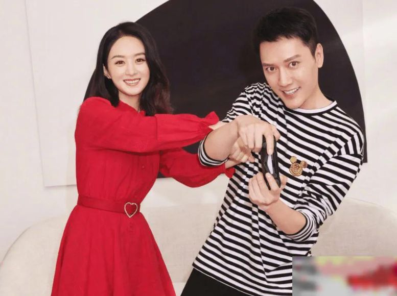 赵丽颖带儿子露营吃大餐！拍儿子背影好甜，想想背百元包包太朴素