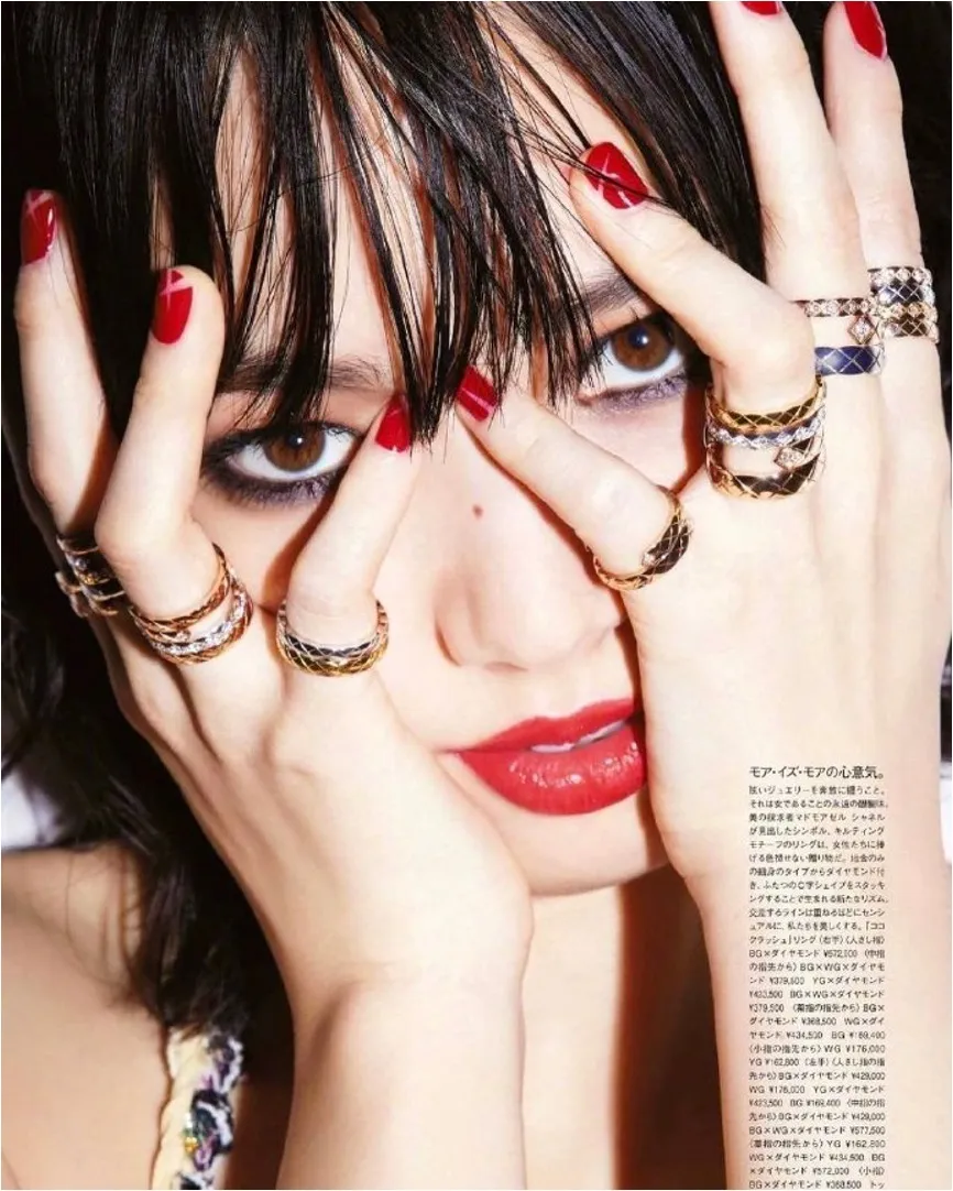 一套妆造让赵露思被全网狠嘲一周，冤不冤？