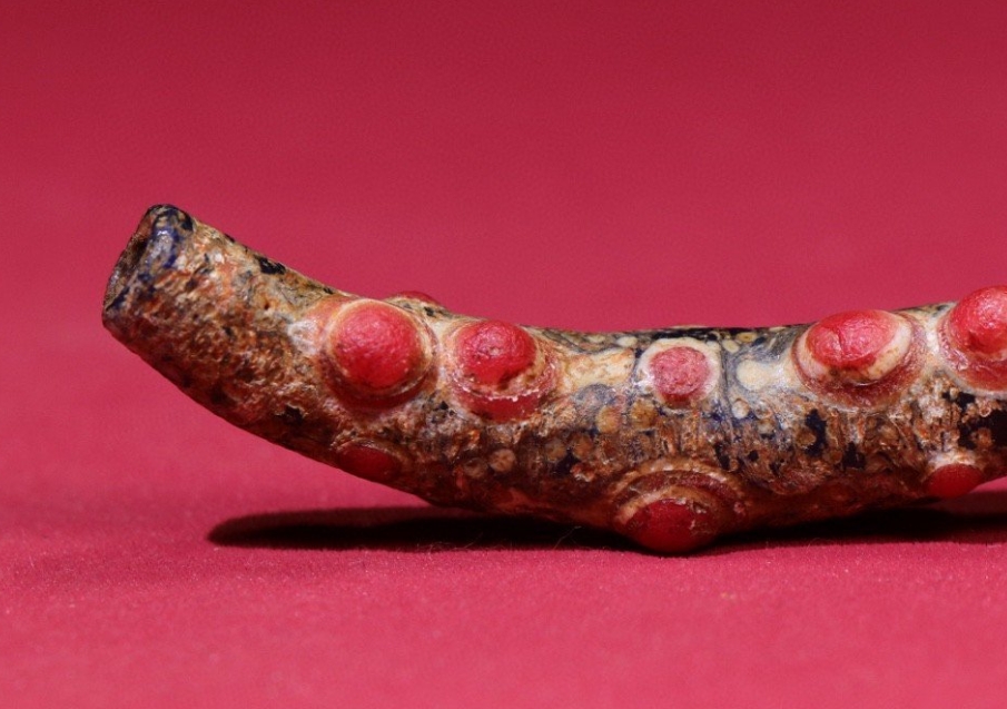 玉器鉴定：旧藏生坑琉璃蜻蜓眼牛角珠测评！