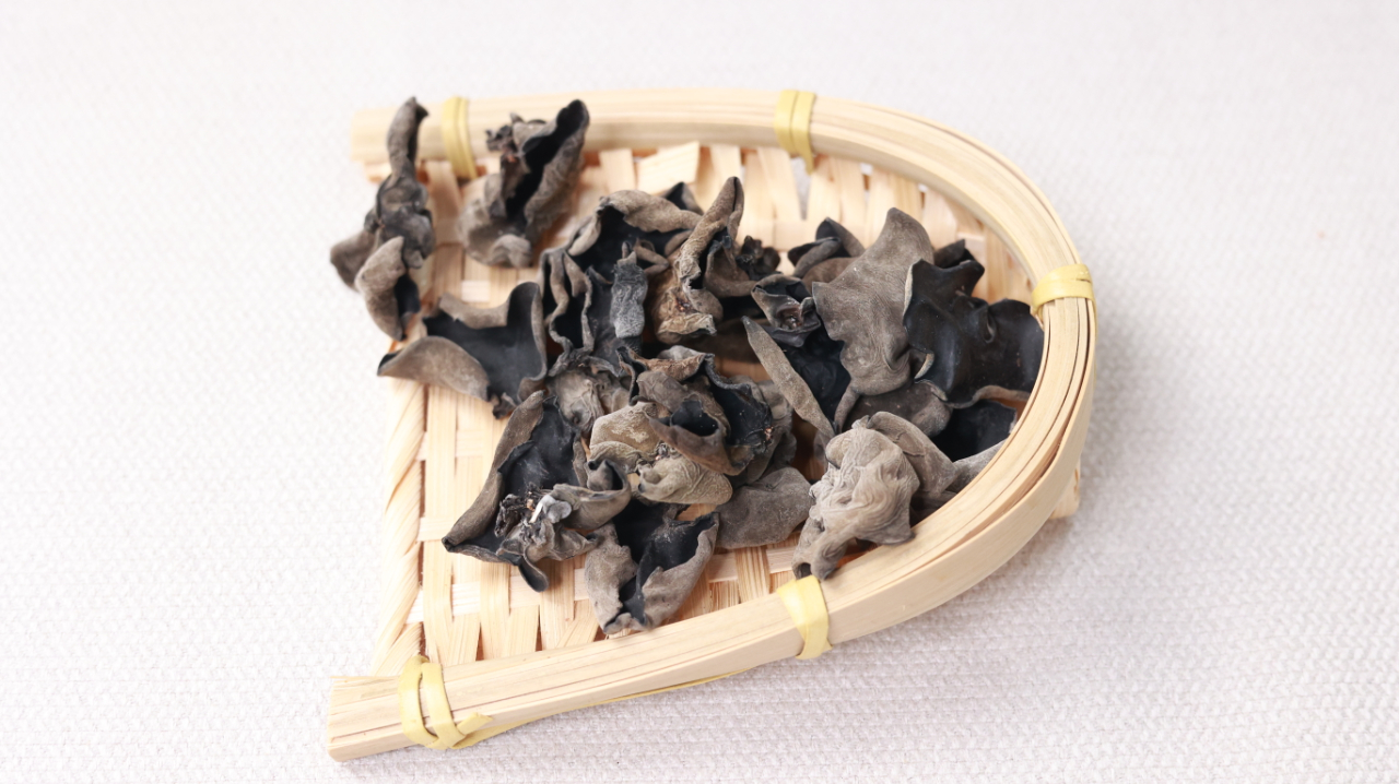 这5种食物清肺能力强，常吃可帮助修复肺部损伤，吸烟人群要多吃