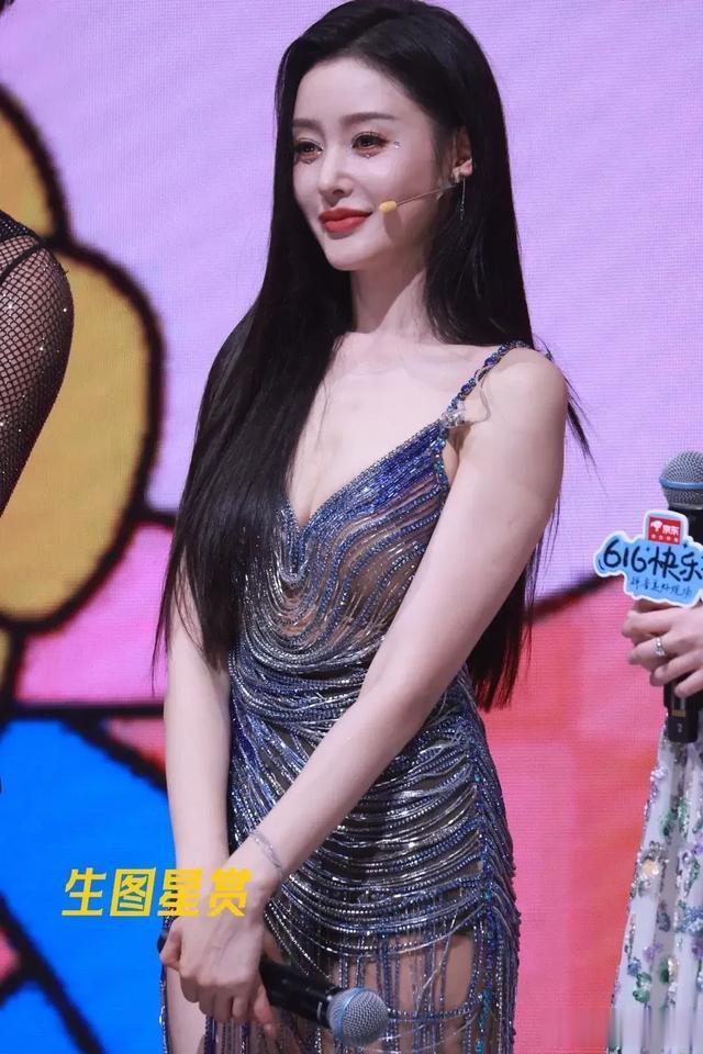 张天爱现场直拍 纯欲天花板,这也太会了