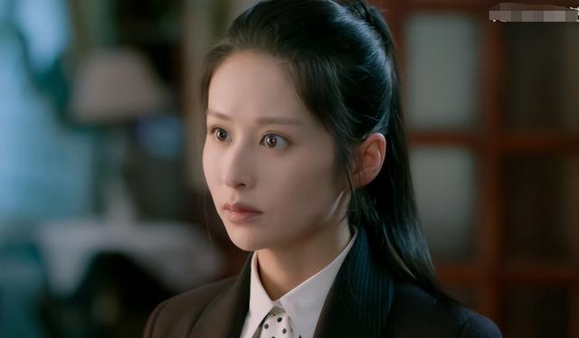 全程干瞪眼，面无表情，颖儿竟以这种方式，给中年演员上了一课