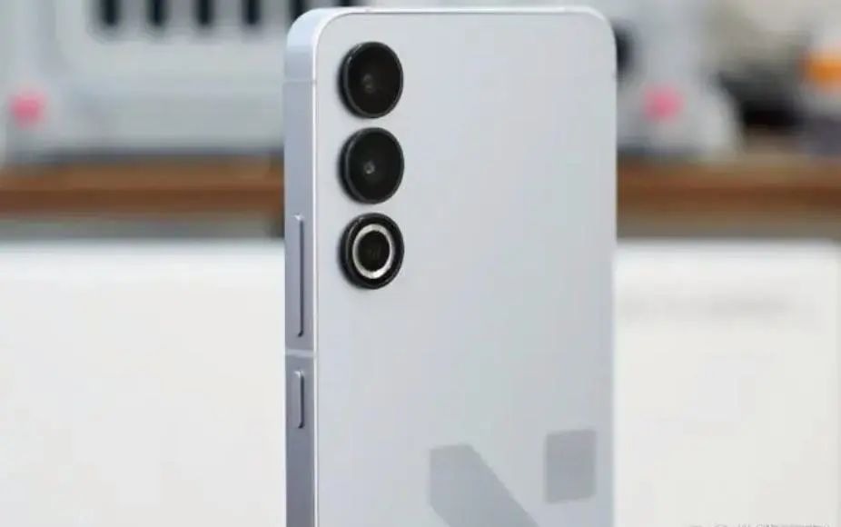 骁龙8Gen2还是很香的,512GB大内存超声指纹+金属中框