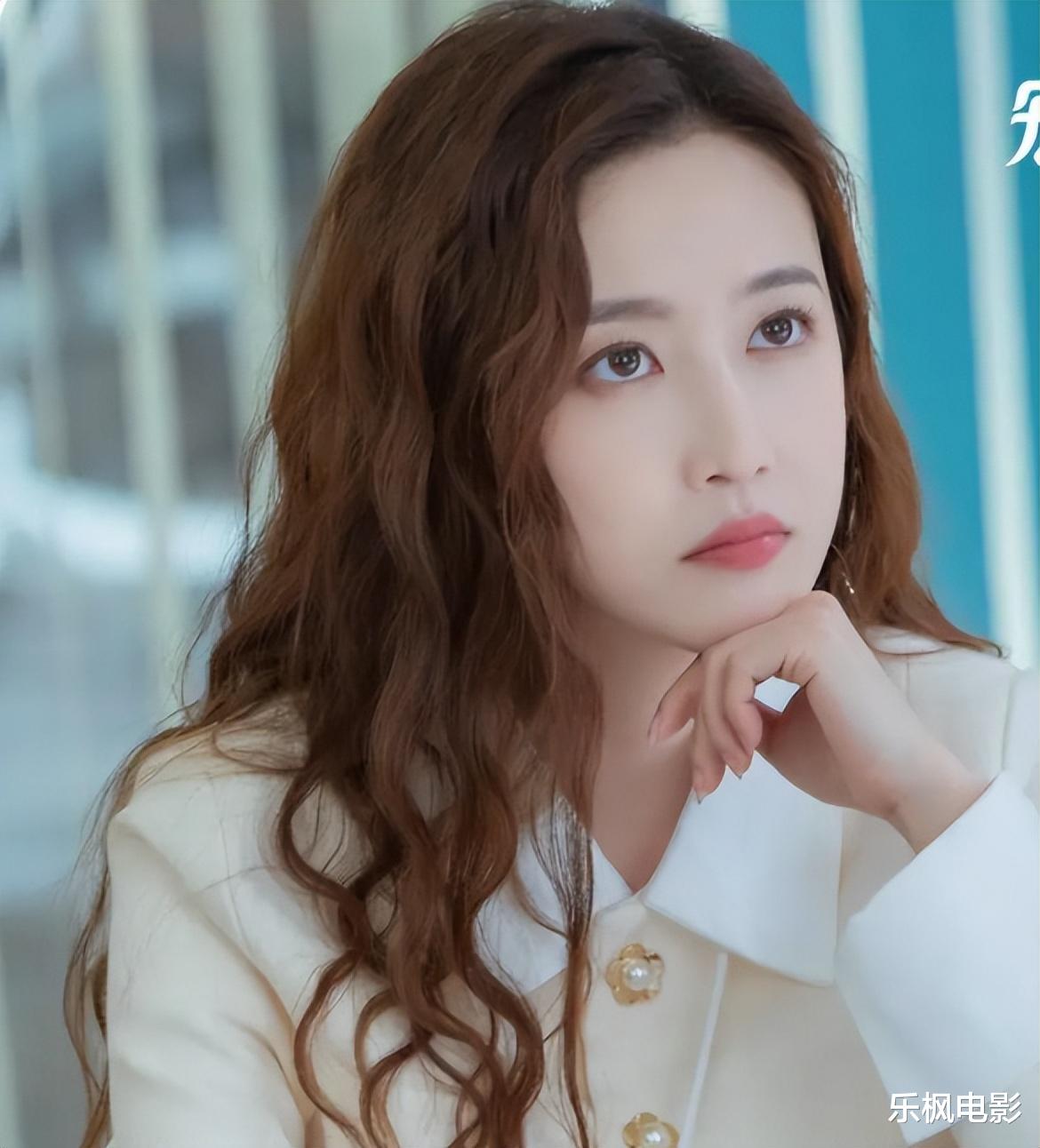 《别对我动心》一夜爆火：初入职场小白必看，周也摇身变成傻白甜