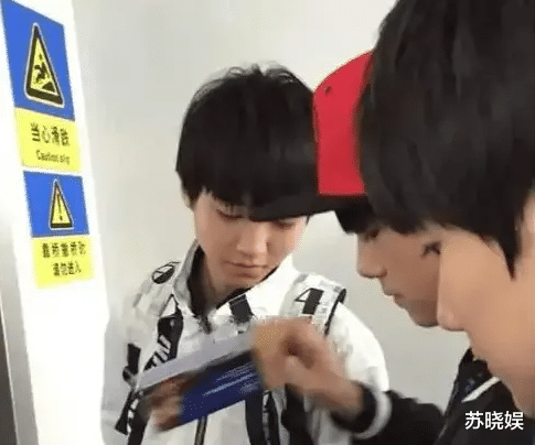 没想到,2025刚开始,易烊千玺就这“这种方式”,给内娱上了一课