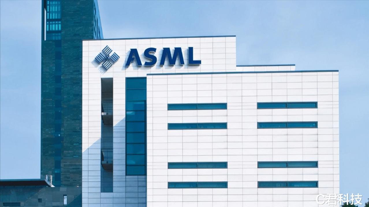 让光刻机变成“废铁”！突然放话，拜登慌了，机会来了