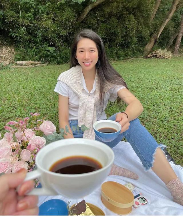 港媒曝江旻憓偶像是韩国明星金秀贤，少年感十足，神似霍启山