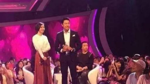 非诚勿扰|前央视美女主持，离婚后上《非诚勿扰》相亲，1小时就被富商牵走