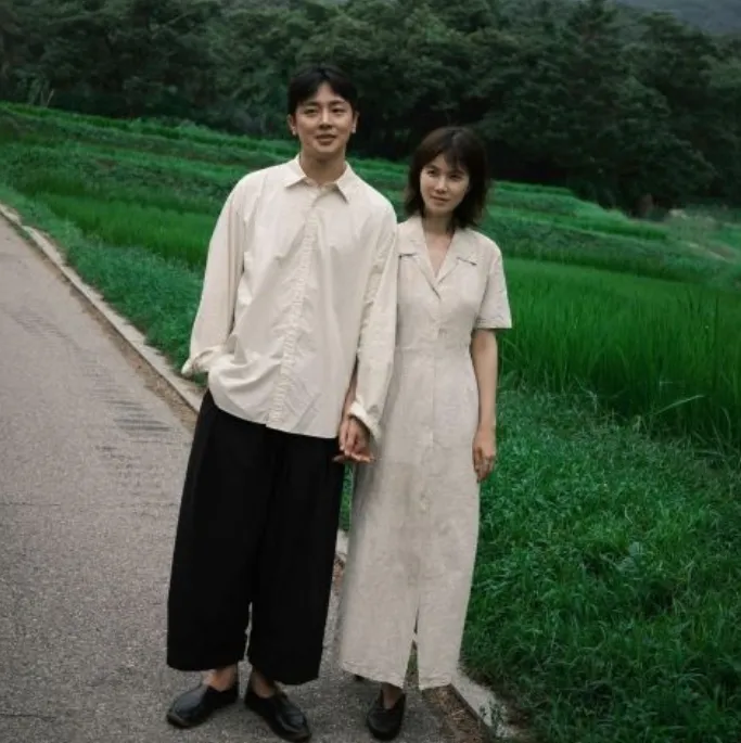 韩国知名女星假戏真做，热剧CP甜蜜完婚，编剧临时改戏孕味十足！