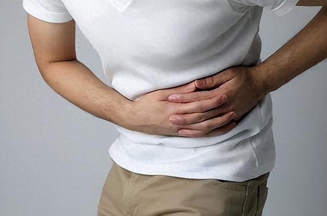 肝不好的人，晨起会有这3种表现！要想肝好，3件事趁早远离！