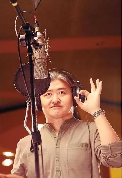 父母离世,女儿未婚,60岁病痛缠身,一代歌星刘欢晚年生活悲凉