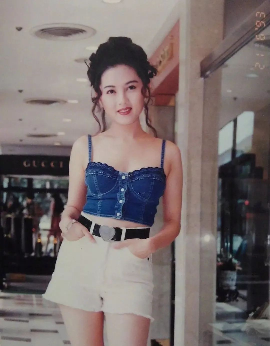 15岁出道，27岁演三级，33岁成影后，她的人生比港剧还精彩