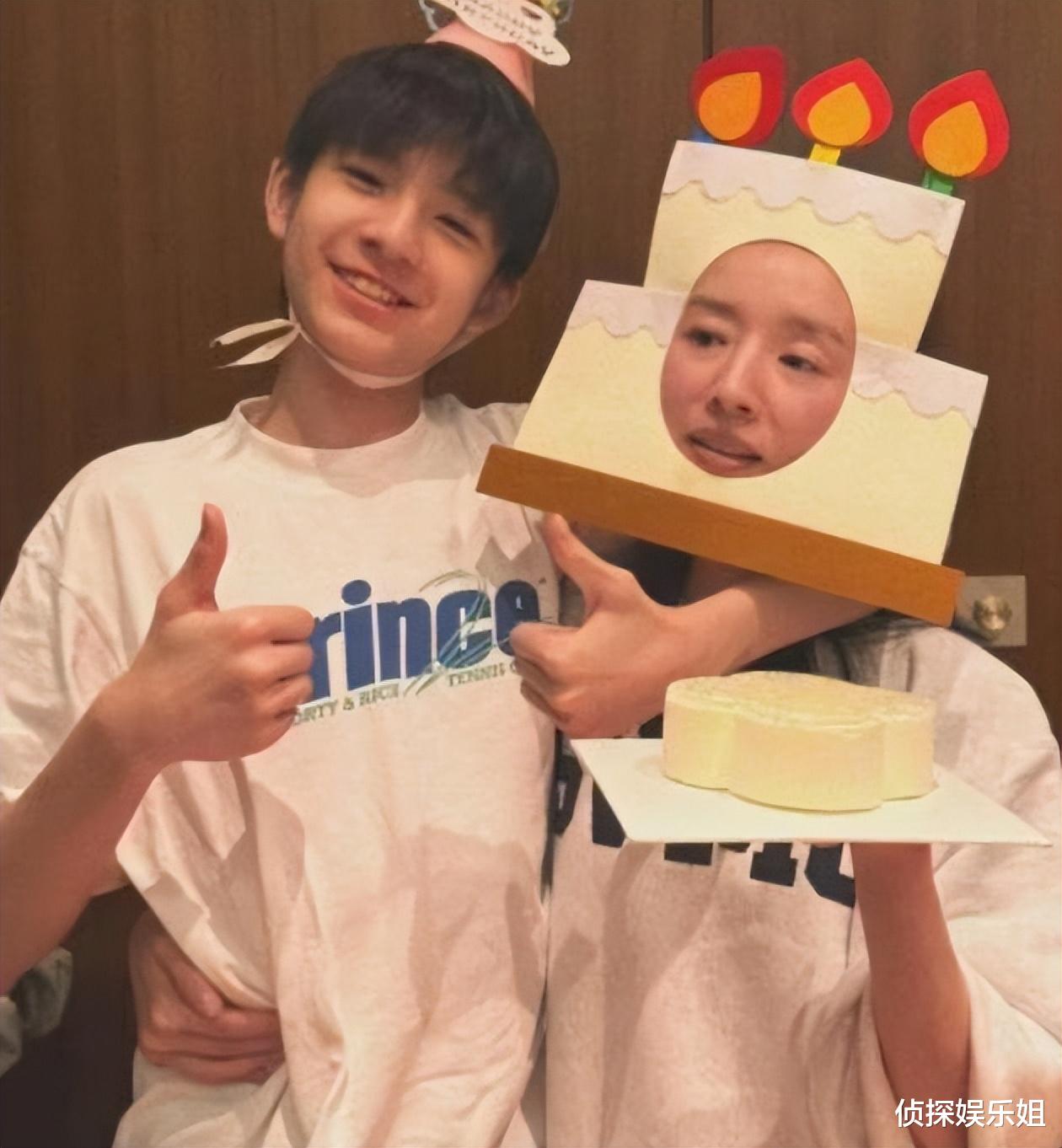 董洁与儿子首封曝光,15岁顶顶明星范足,遗传爸妈高颜值又高又帅