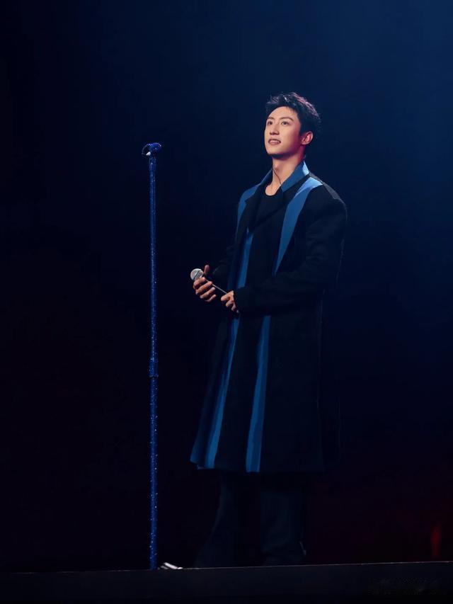 2024年最受欢迎男艺人出炉，四大天王登顶，杨洋第8李现第7吴磊6