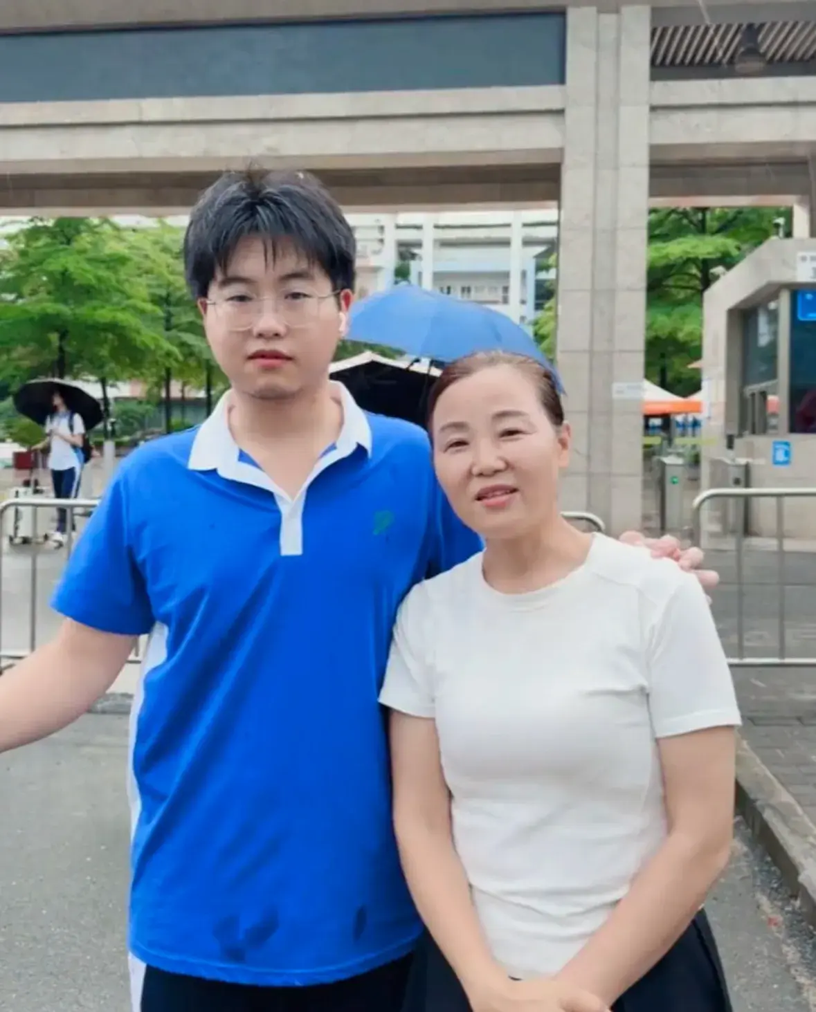 首谈孙卓认亲回归后融入并不顺利！孙悦透露弟弟低沉很长一段时间