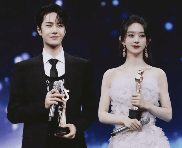 赵丽颖遭遇大面积脱粉!怼粉丝用词不当被批文化低,全网看热闹