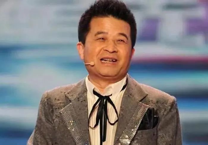 这一次，64岁的毕福剑，不再被世界宽容