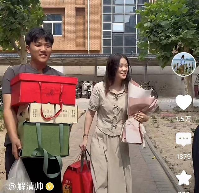 王正正人美心善，婆家给双份大红包，解清帅激动：娶到你是我福气