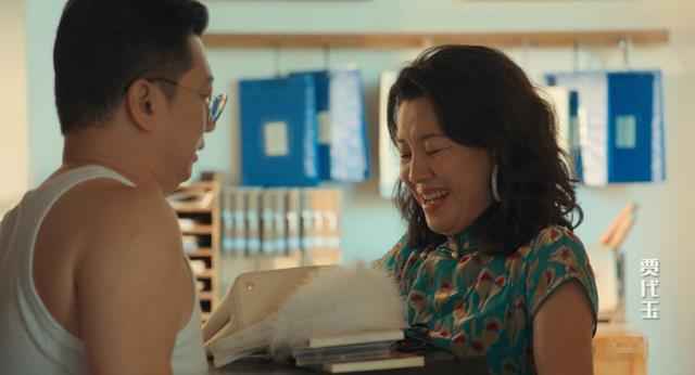 这一次，50岁刘琳秒了44岁殷桃，才知道啥是真实带给女人的美貌