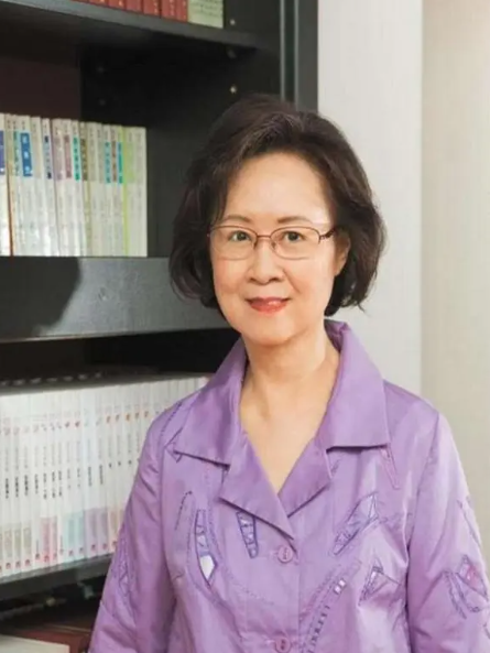 琼瑶离世,意外牵出了她和周杰的“往事”,原来这才叫知恩图报!