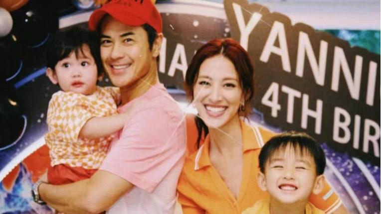 郑嘉颖老婆晒全家福为二宝庆生，三个儿子一比一个帅，全是高颜值