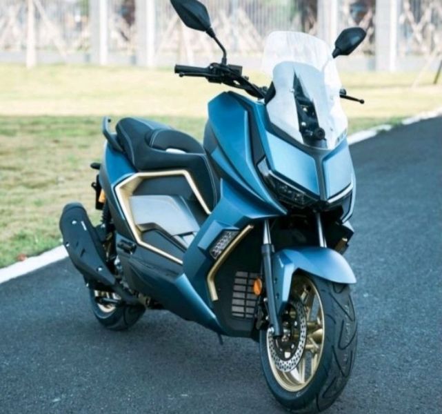 白菜价的250踏板，还要什么自行车？1.35万的台荣250不香吗？