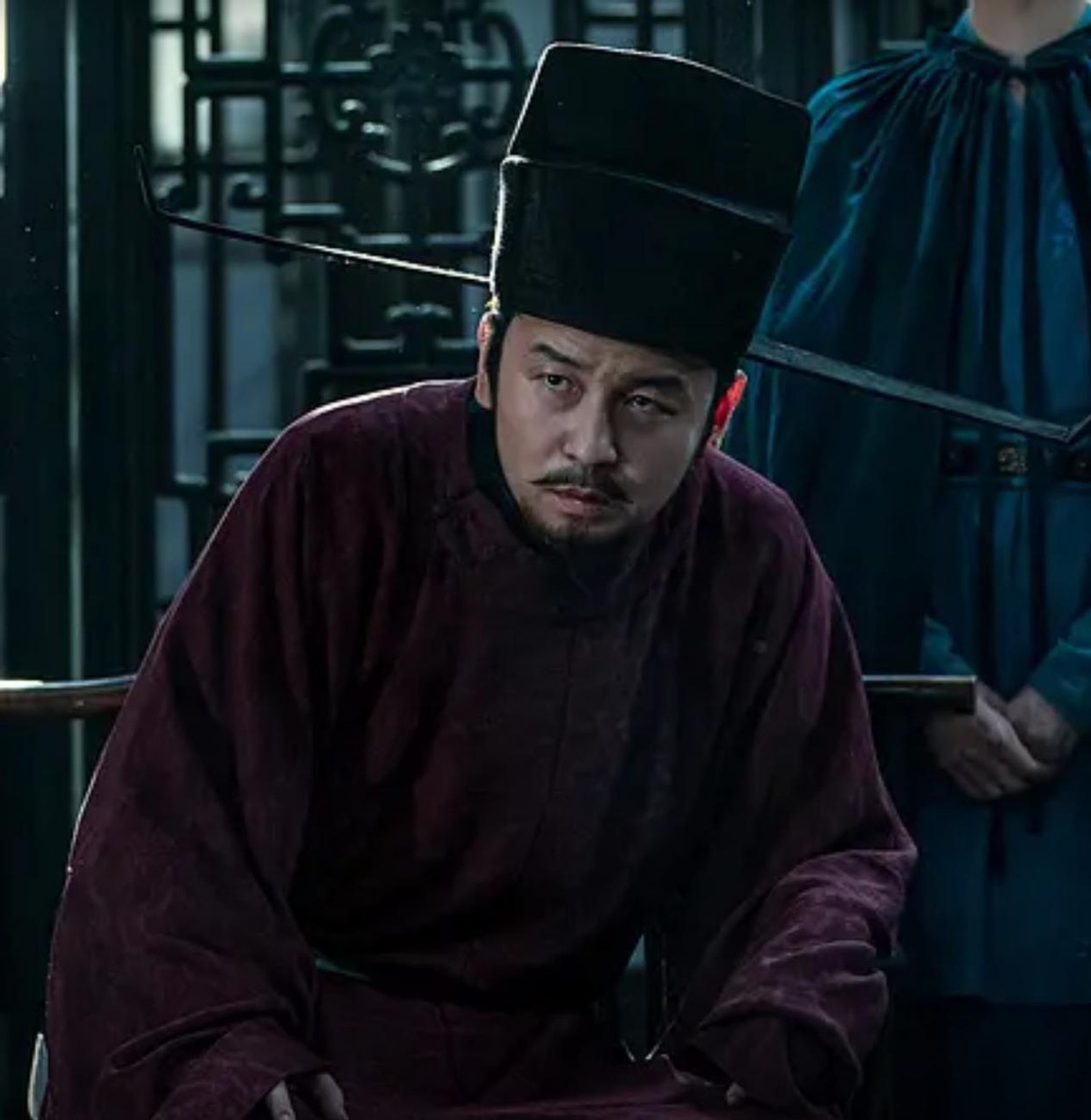 冯小刚出山,雷佳音入局,胡歌回归,这部反特大片票房能否大爆