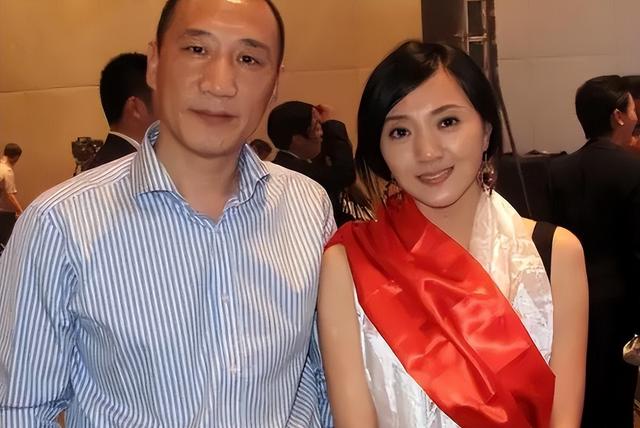 春晚|顶替闫妮上春晚爆红，靠“潜规则上位”的她，最后却进了精神病院
