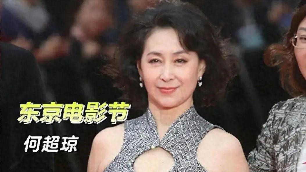 看到37岁赵丽颖和62岁何超琼,才明白,明星与豪门的差距有多大