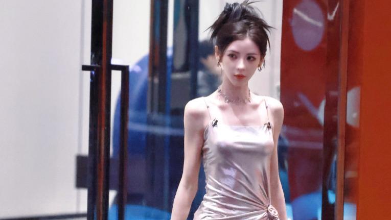 湖南这一夜，郭碧婷的“水桶腰、大饼脸”，是对内娱畸形审美的反击