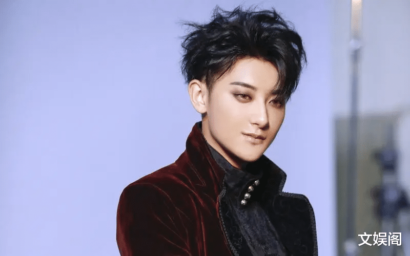 全红婵跳水夺金牌后,一句话让黄子韬冲上热搜,比官宣恋情还火热