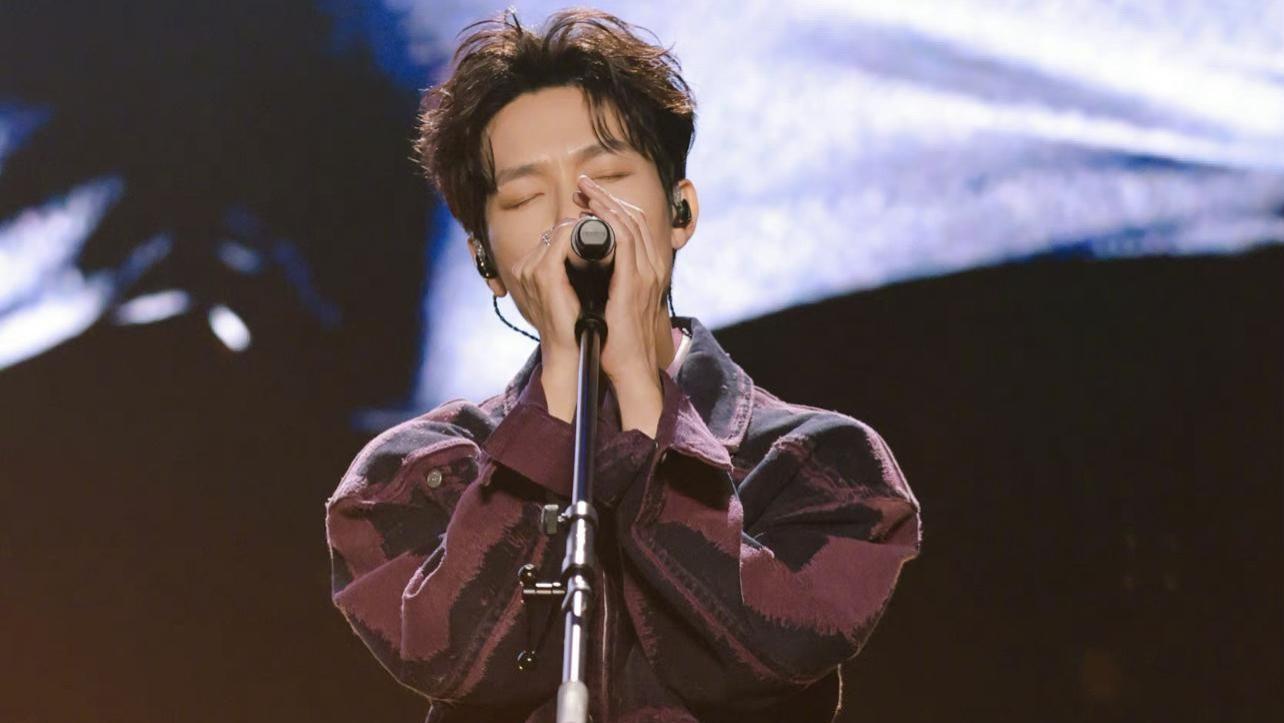 拒绝富婆包养，不惧封杀，17年干净得像张白纸，他的良心值得227亿