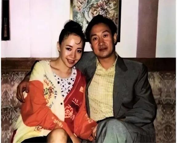 这两兄弟真无情,一个抛弃了宋丹丹,一个抛弃了赵明明,心疼她们